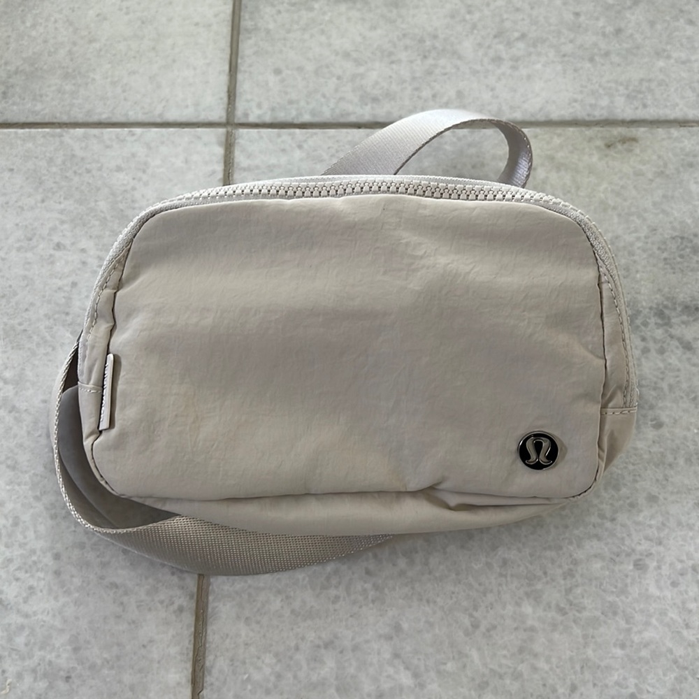 LULULEMON BELT BAG